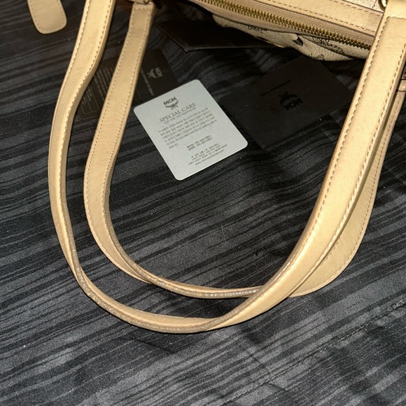 MCM Beige Visetos Coated Canvas Large Tote/Crossbody – Two-Way Bag - Picture 16 of 17